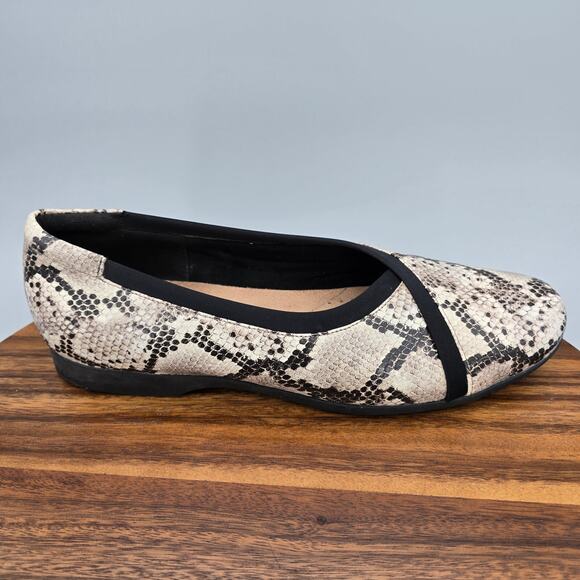 Clarks Flats Women's 12 M Snake Print Leather Un Darcey Slip On Comfort Shoes - Picture 1 of 8
